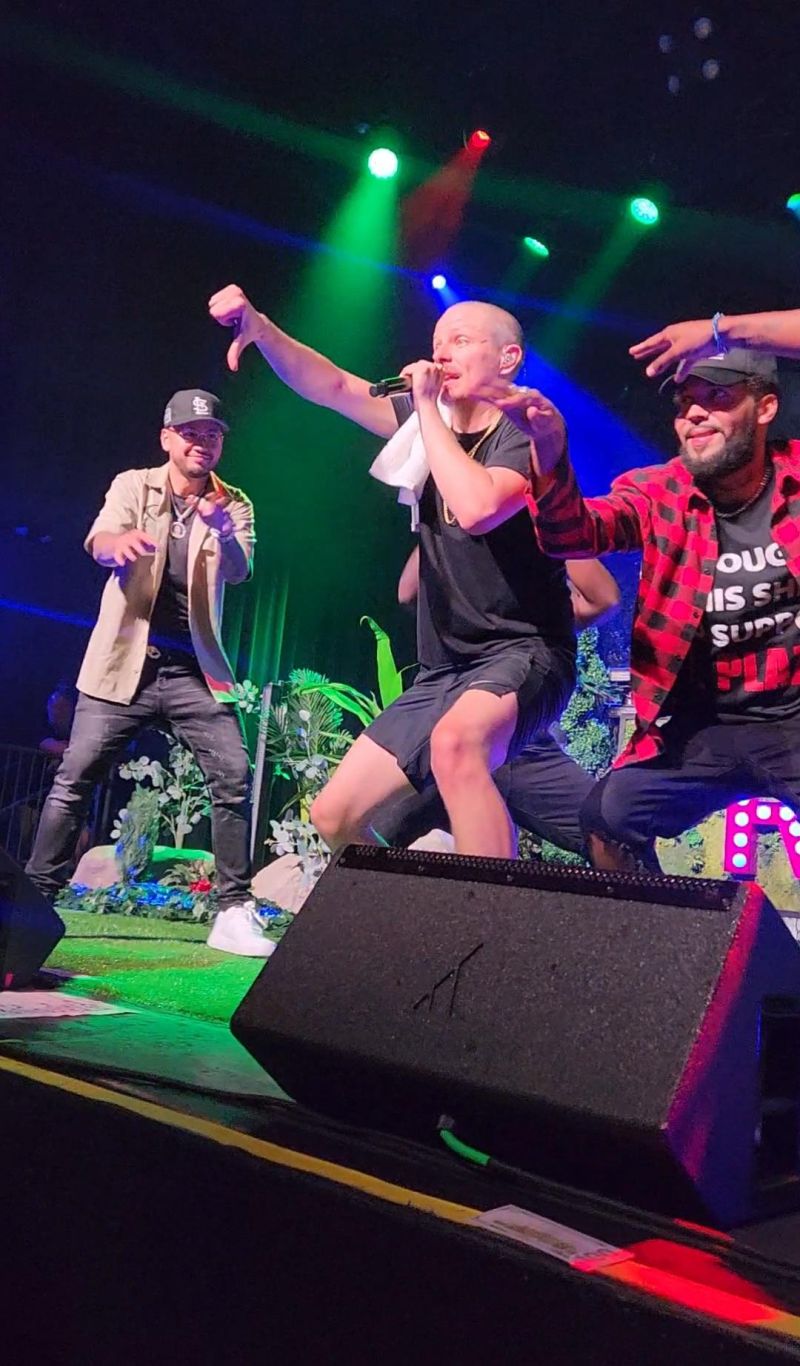 Wrong Order R Prof - Download Gorgeous Gradient Pattern | 4K