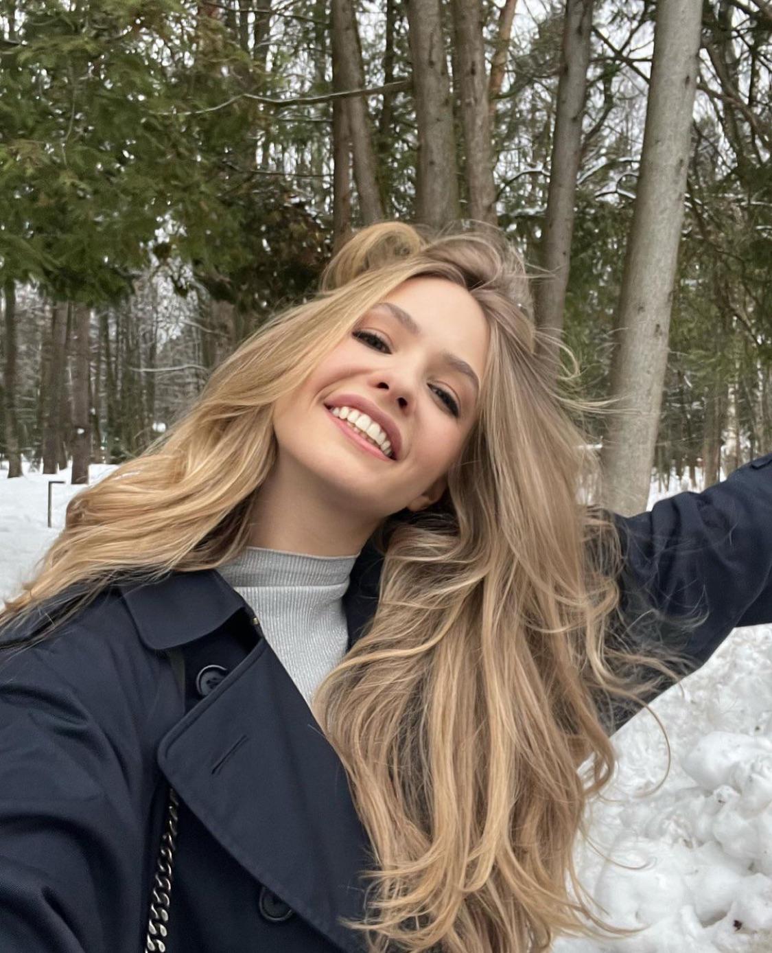 Alena Hemkova - Hair, Cheek, Lip, Eyebrow, Shoulder, Eyel... - Female Celebrities