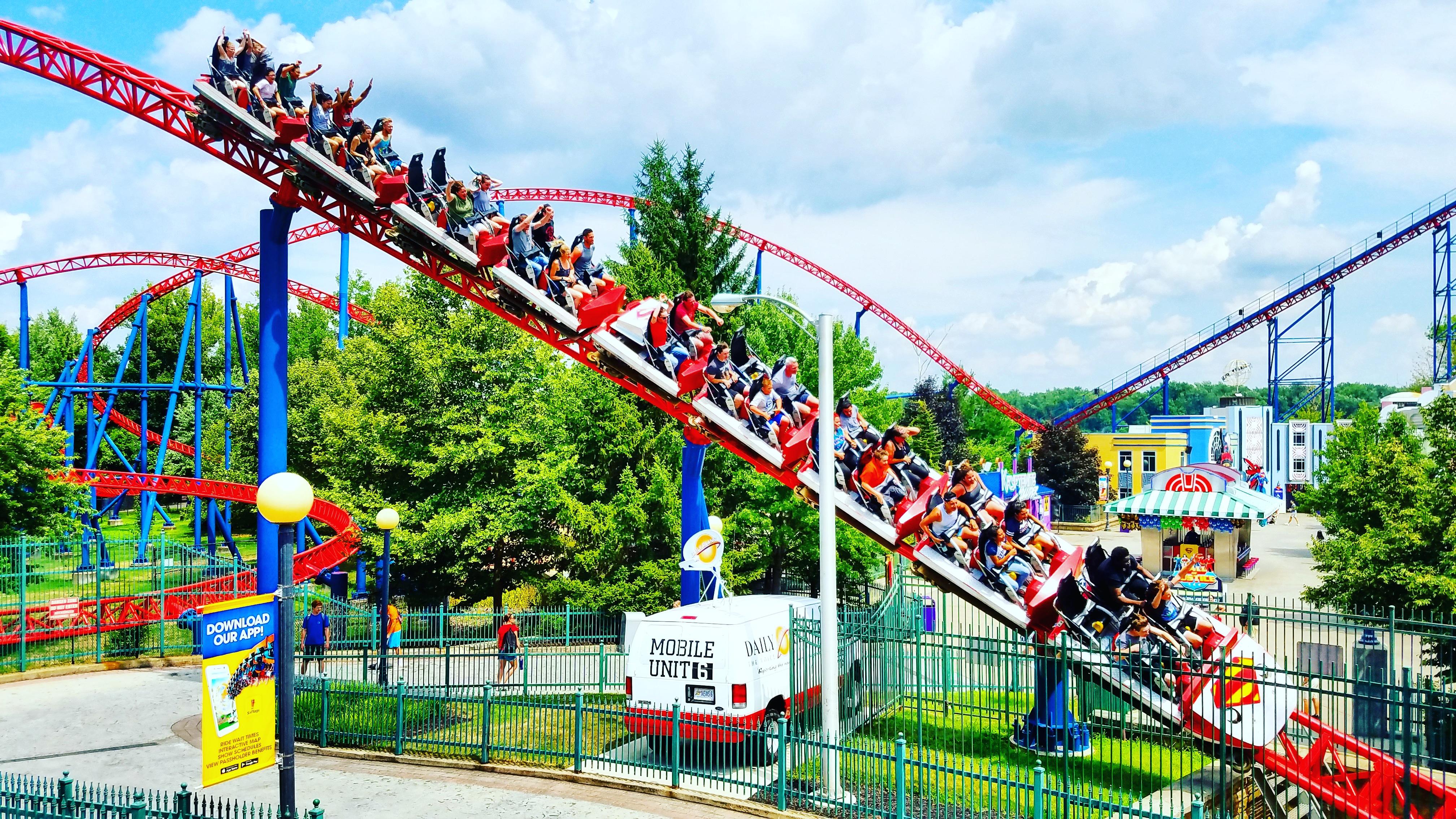 Superman The Ride At Six Flags New England Is Regarded As One Of The Best Hypers In The World However It S Clunky Uncomfortable Lap Bars May Be Its Most Glaring Downfall Rollercoasters