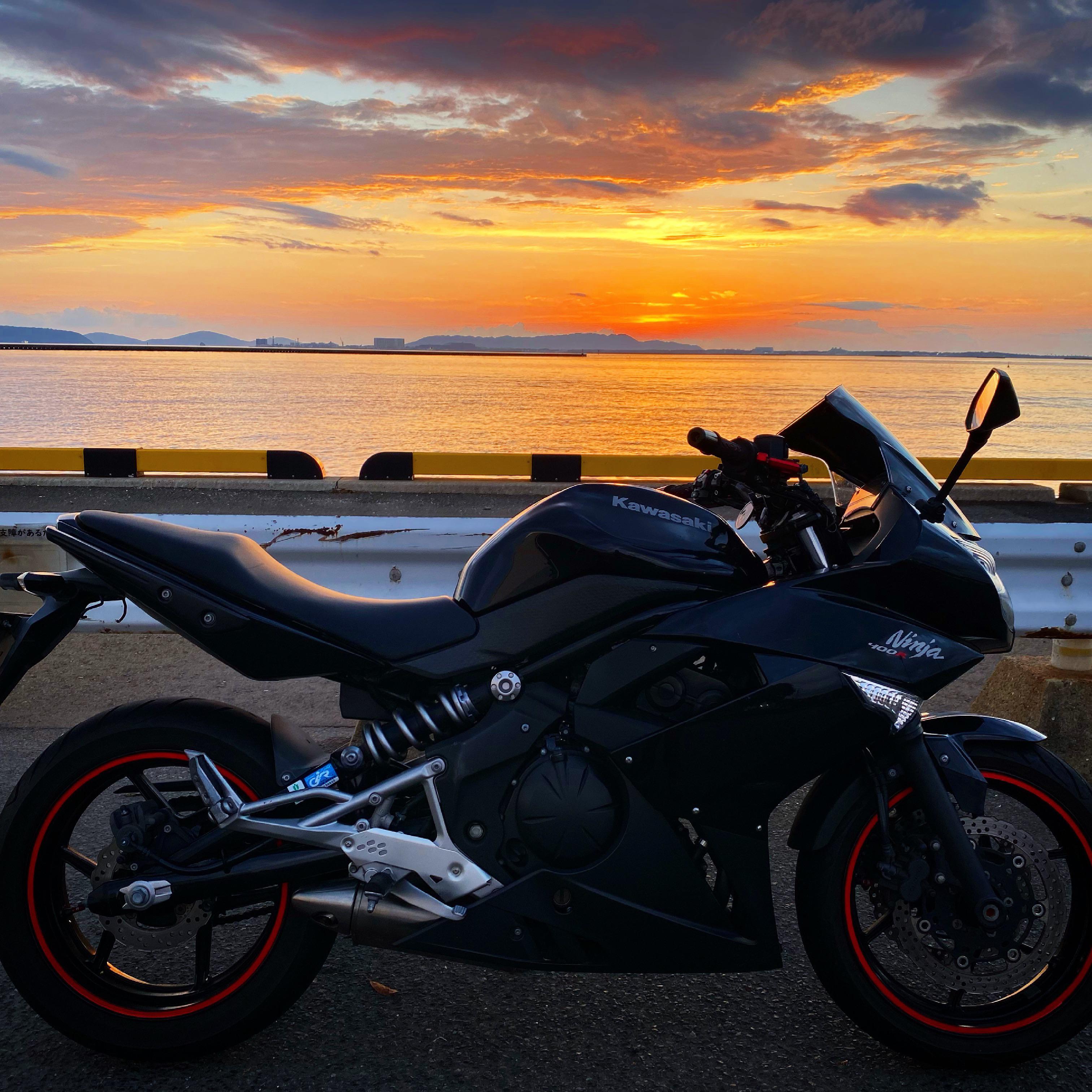 My Ninja is unpopular among Ninjas. The design is old and the performance  is inferior to the latest bikes. But I like that kind of Ninja 400R. I went  to see the