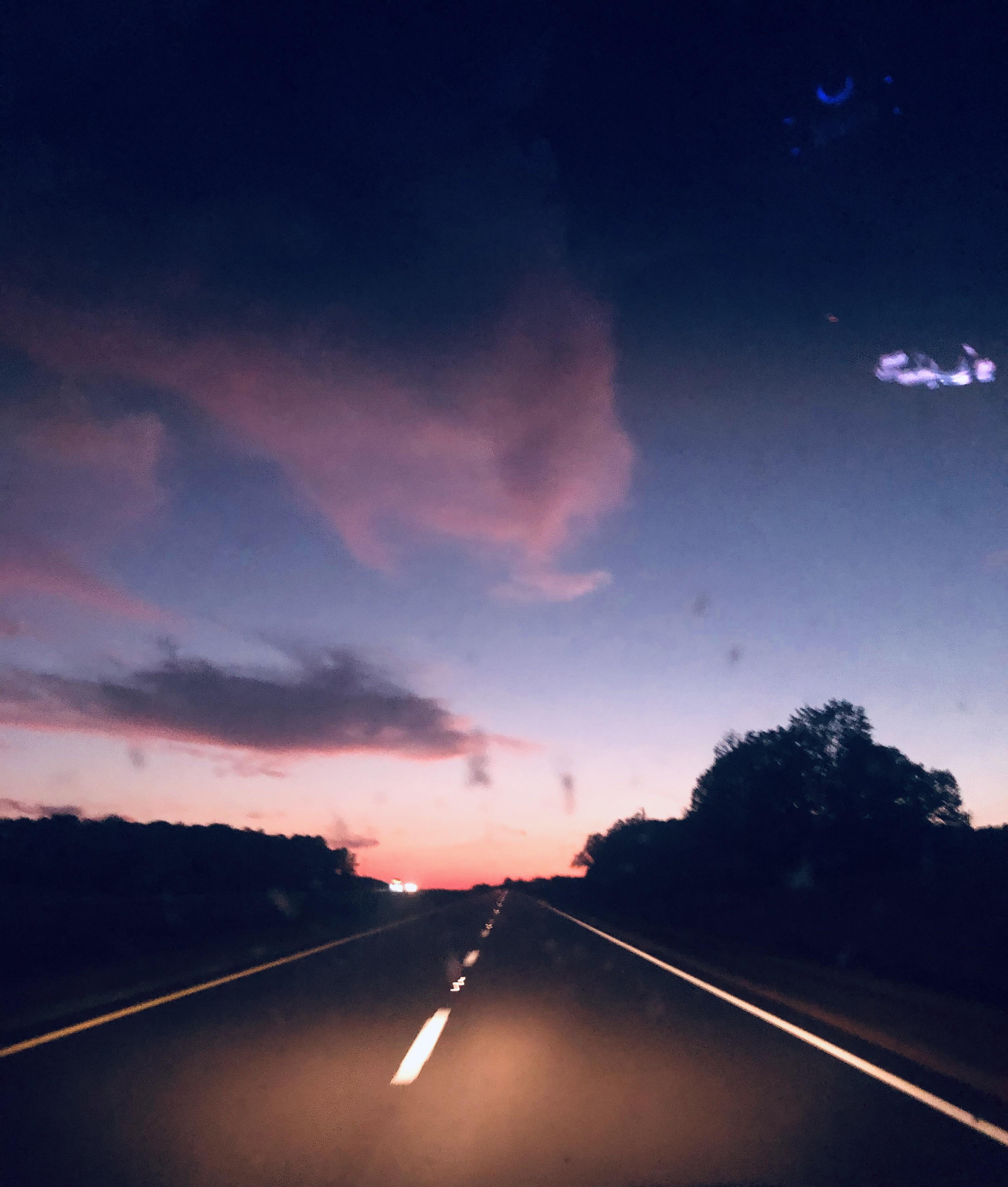 See a recent post on tumblr from @faeriesarie about sunsets aesthetic. Sunset Drives Aesthetic