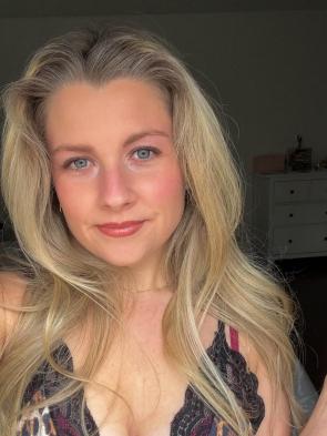 I think this new makeup makes my eyes pop, what do you think?