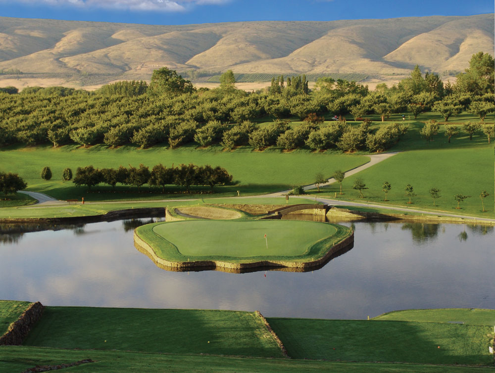 Island Greens Where Rounds Of Golf Go Pear Shaped