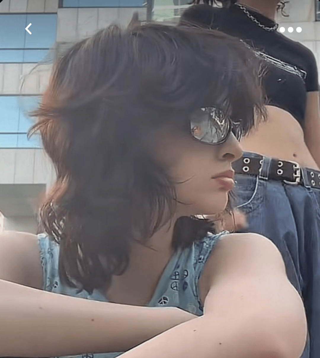 How can i style my hair like that