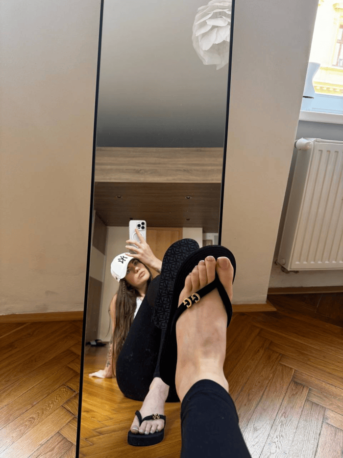 xxfeetbycheekyxx