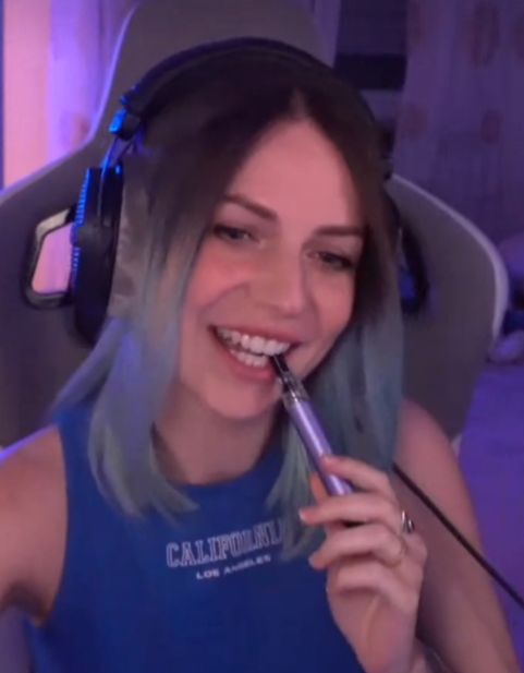 La Kok R Grenbaud - Professional Retina Gradient Photos | Free Download