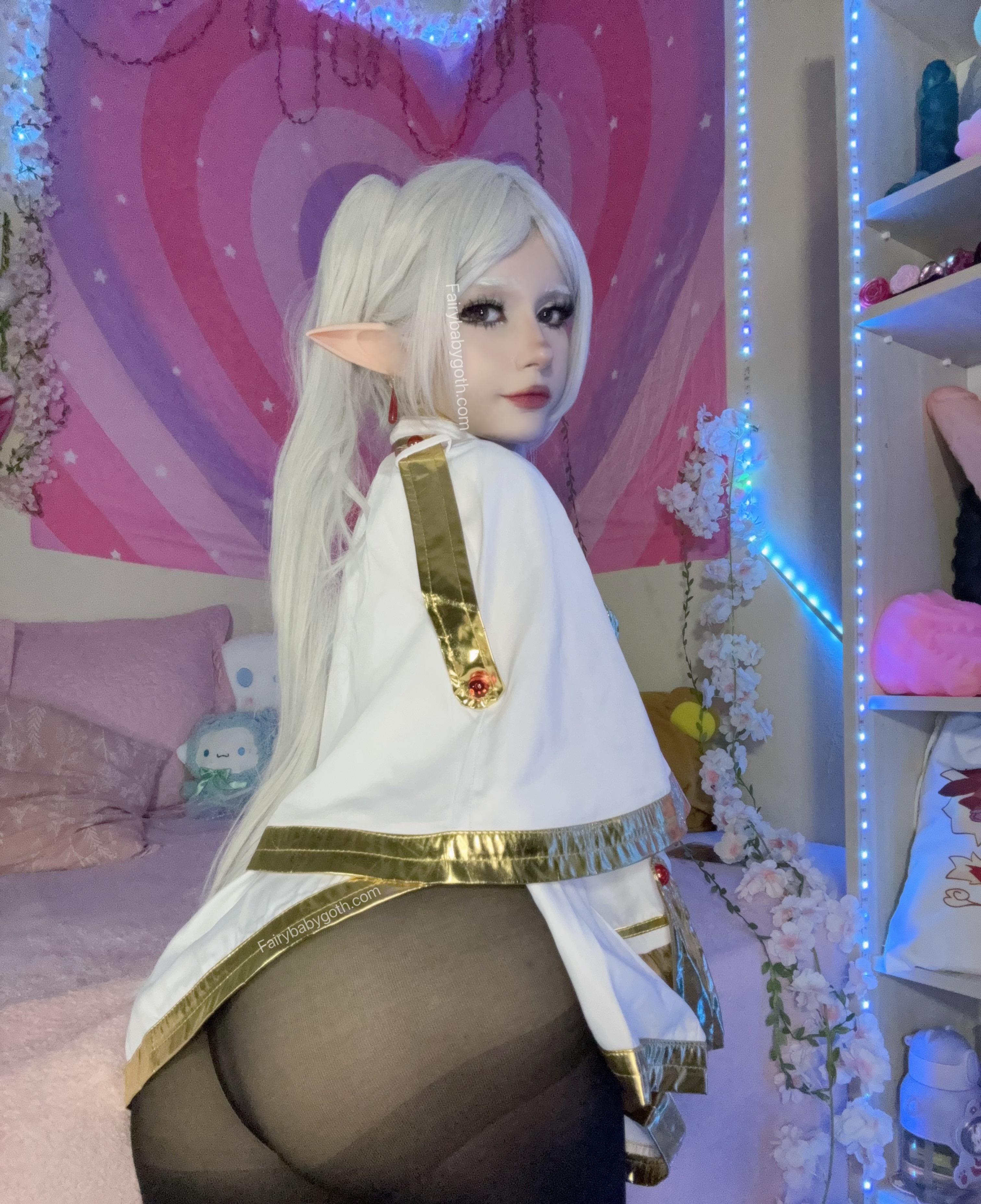 Frieren 💕 erocosplay  cosplay : uFairybabygoth