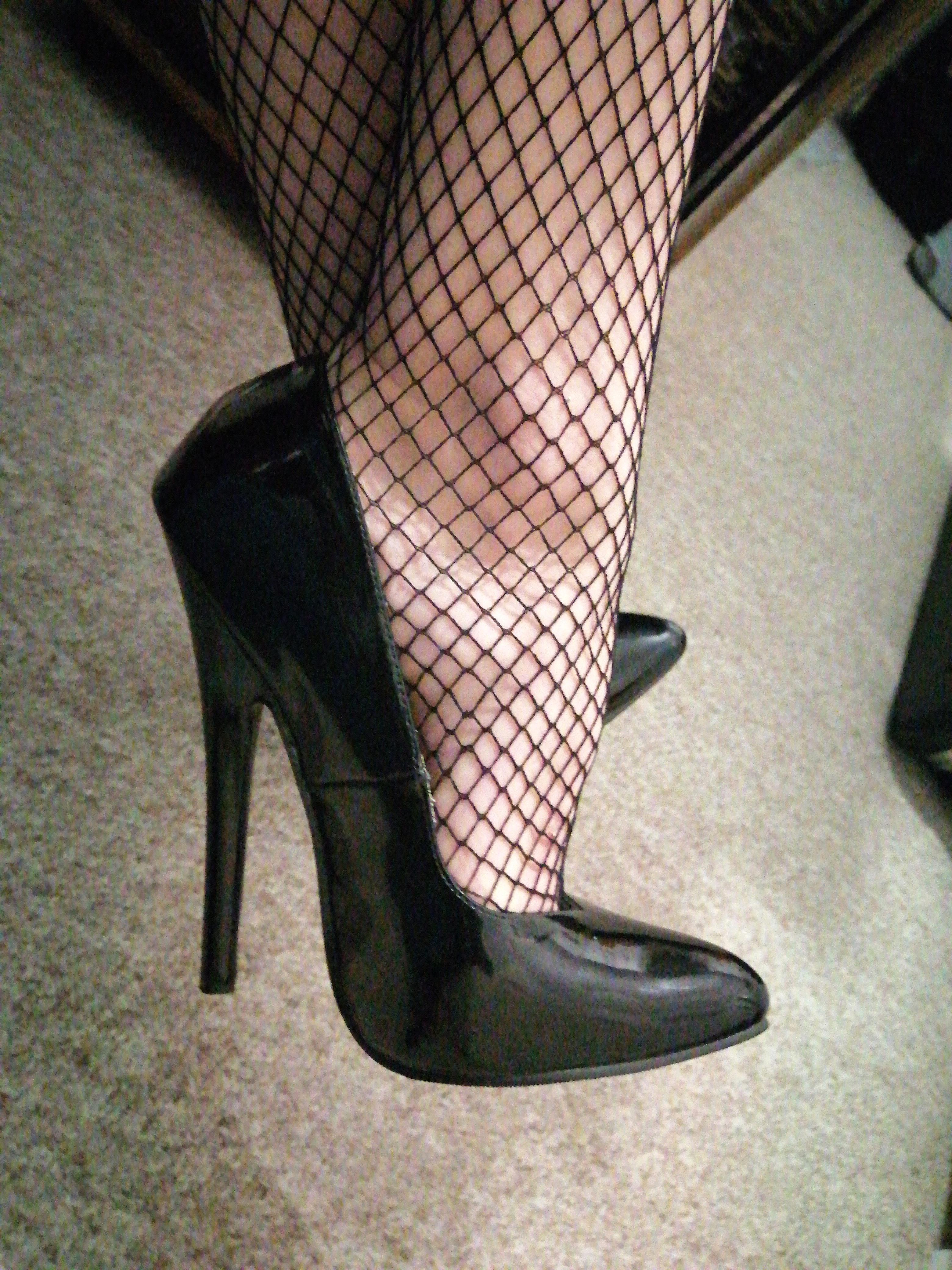 How does that compare to your height? My Ellie Shoes 6 Inch Heels So Steep Highheels