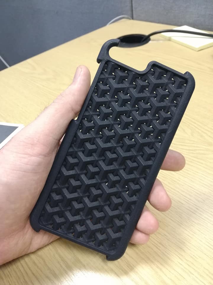 My new 3d printed phone case i designed!
