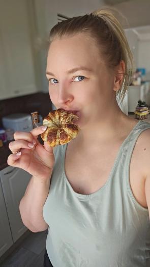 Want to have something sweet 🥰