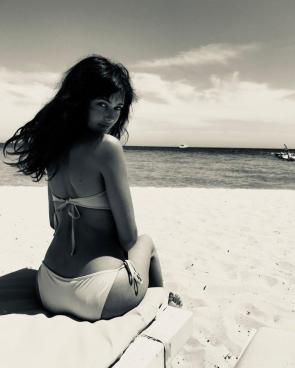 This absolutely stunning pic of Ella at the beach!