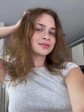 Good morning! Look pretty after waking up? 🥱