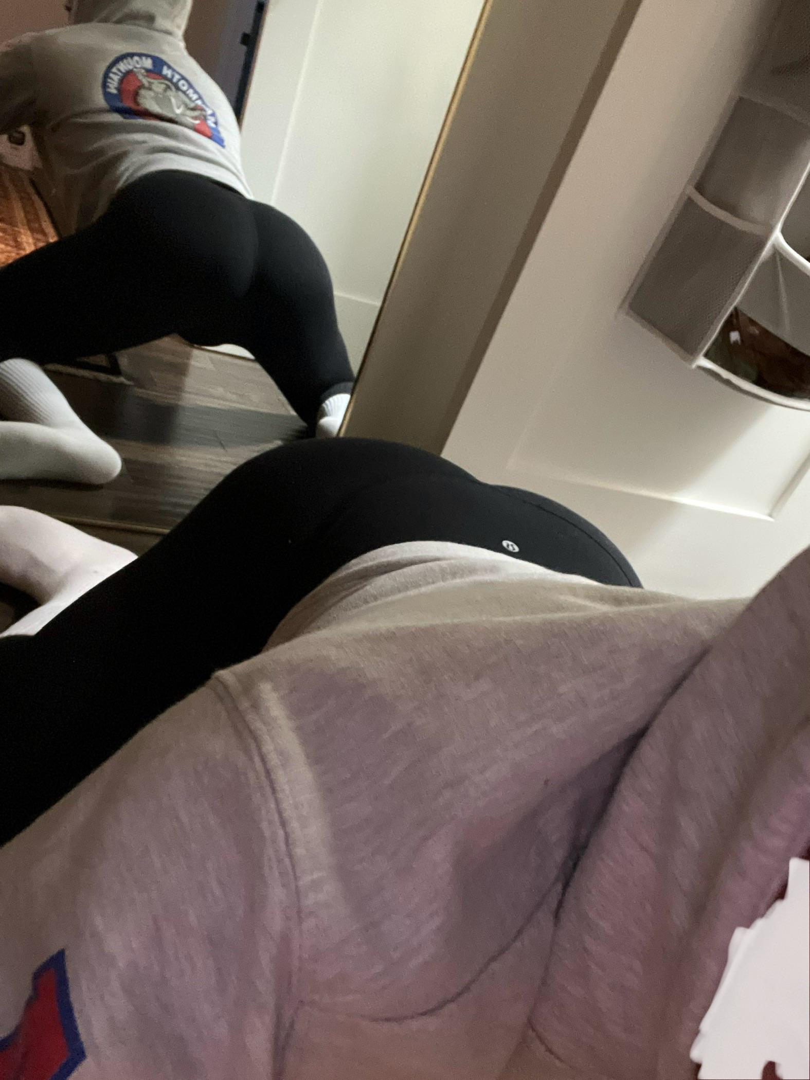 Princess needs a lil dryhump 🥺 : rfemboy