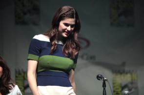 Alex speaking at the 2015 Wondercon, for “San Andreas”, at the Anaheim Convention Center