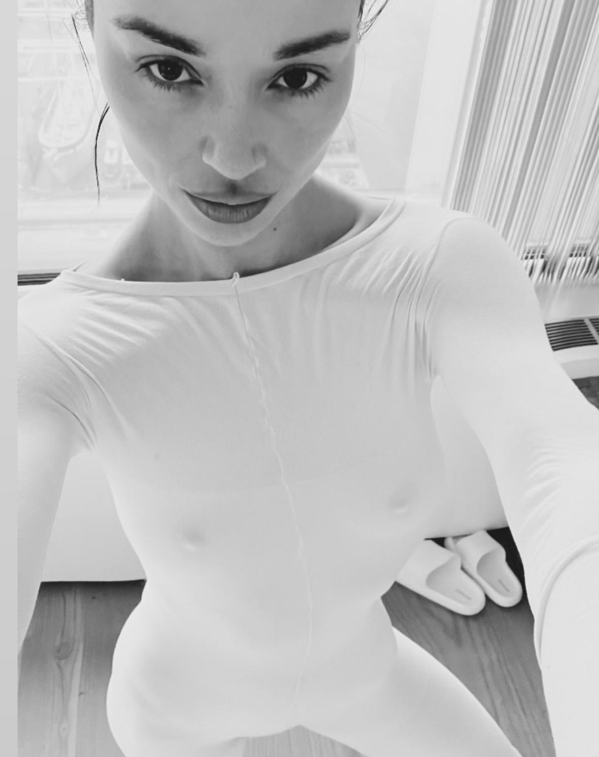 Selfie - IG Story 42024 : rCrystalReed