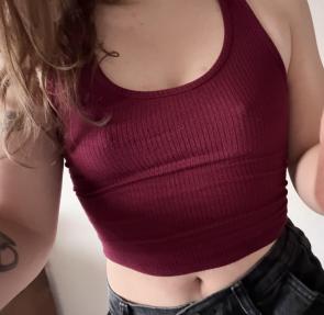 red tank and a little midriff 😘