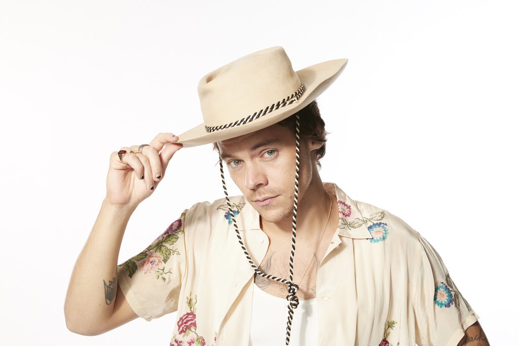 6:16 am · may 16, 2021·twitter for iphone · 345. Whoever Released The Snl Photos Woke Up Today Chose Chaos But What I Want To Know Is What S Your Fave For Me It S These But Especially The Nose Boop Fail