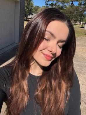 ‘the horrors are kindddd of persisting rn tbh is anyone else wondering if mercury is in caprisun or something’, Sun-kissed selfie – IG October 2025