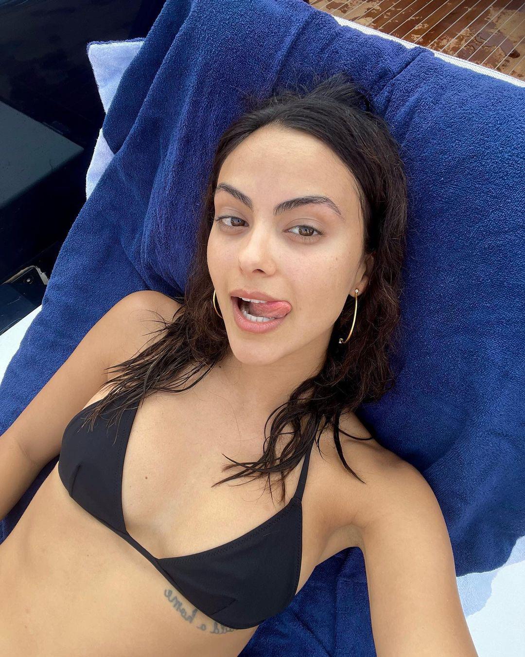 Camila Mendes : rCelebrityShorties