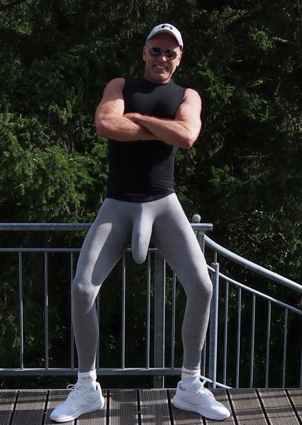 obscenebulge