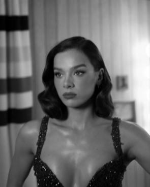 Hailee getting ready for the Sinners premiere | New York | April 2025