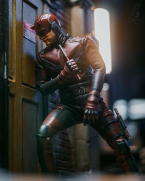"6 heartbeats, 1 guy reeks of cheap cologne, another keeps thumbing his handguns safety on and off… I’ll have to move quick." (Photo by me, toy by Hot Toys)