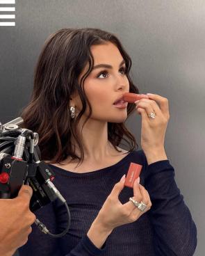 Selena applying lip butter – IG January 2026