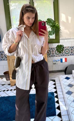 Mirror selfie – IG October 2025