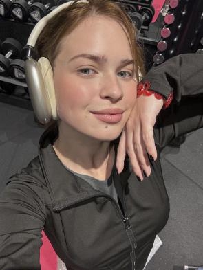 Just finished leg day! Someone please carry me home 🥹