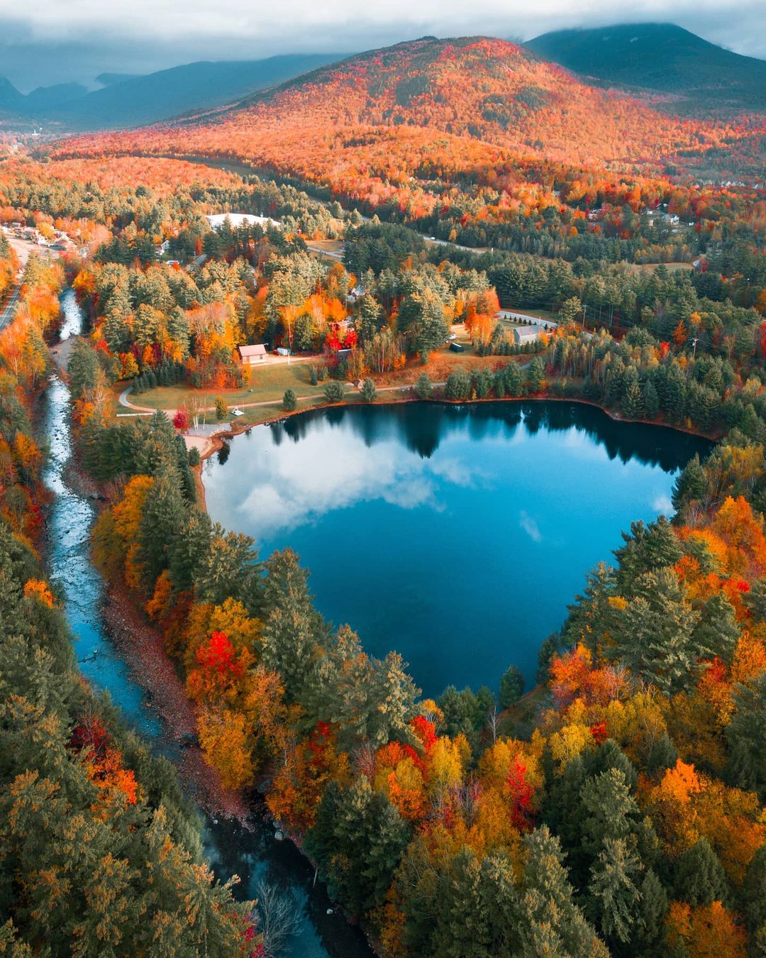 Fall colors begin to turn in north country. The Fall Foliage Of New Hampshire Natureisfuckinglit