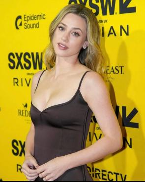 Lili Reinhart