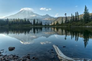 Mount Rainier mirrored in Bench Lake, Washington, USA [OC] [1620×1080]