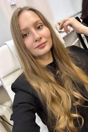 Being a serious office lady today, imagine meeting me in your office🤭