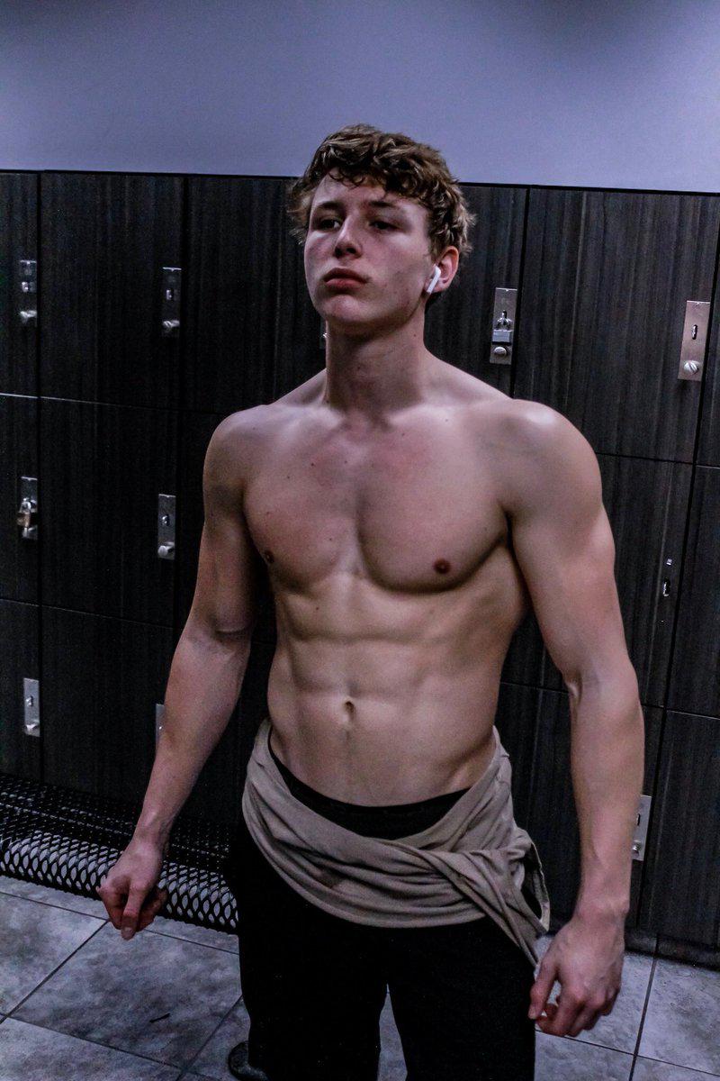 Brock Lesnars daughter out there getting ready to claim the womens  featherweight belt : rufc