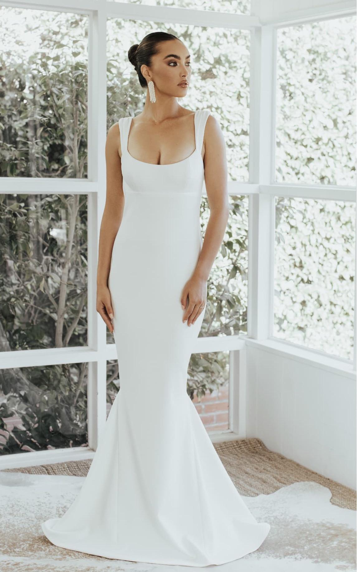 I Need Your Help With Shoe Ideas For Maui Beach Elopement Wedding Do I Just Wear Simple Sandals Like Maybe Tory Burch Miller Sandals And Then And Nice Heel For Dinner After