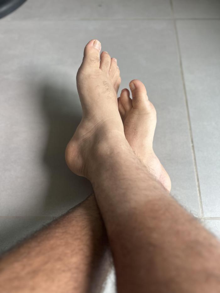 machofeet2