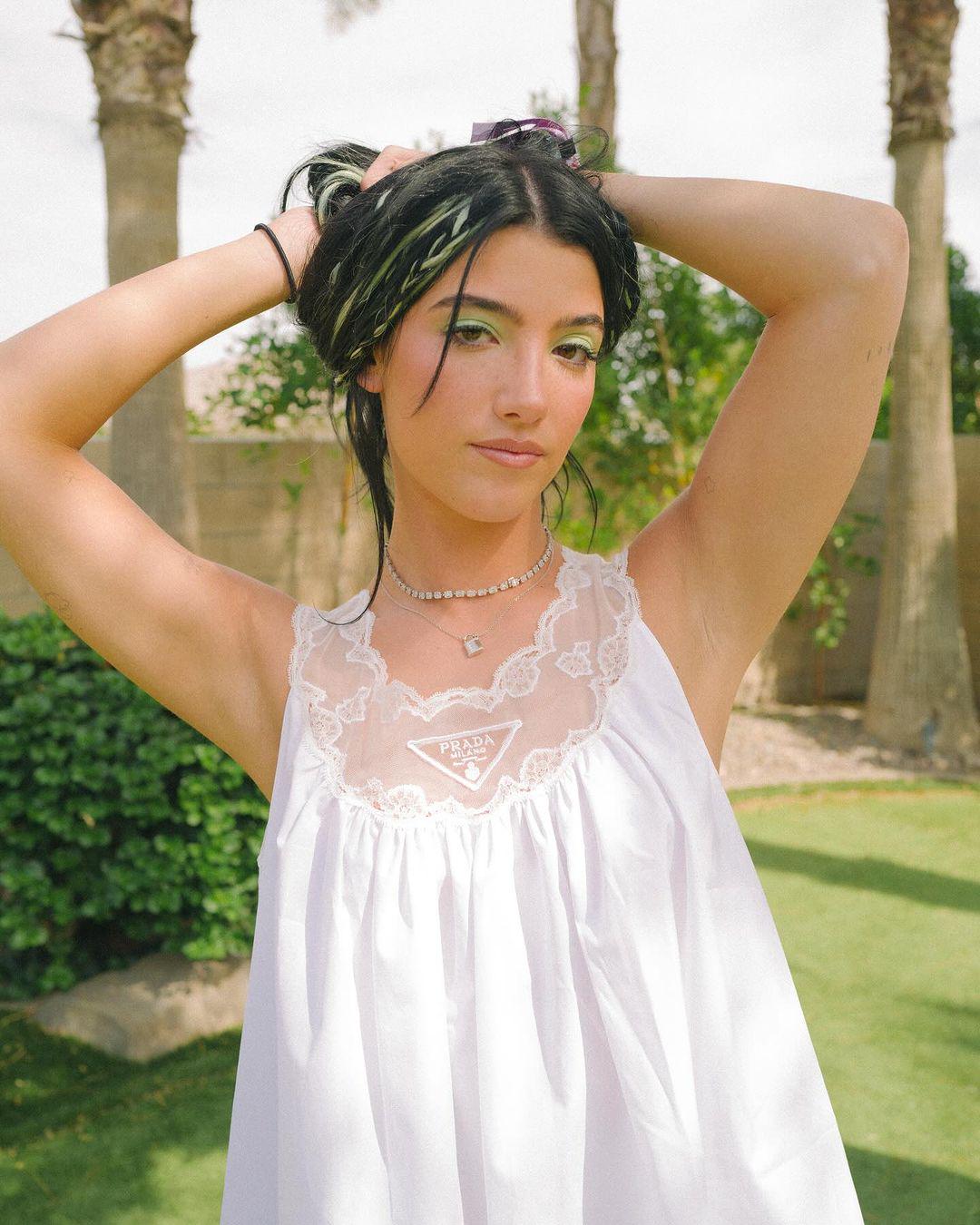 Jana Sue Zuckerberg - Dear Brother-in-Law (2015) : rCelebrityArmpits