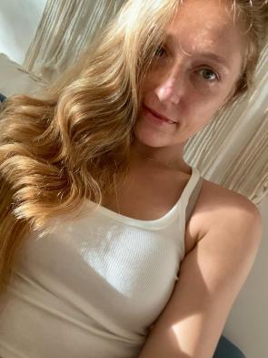 hello to those who appreciate natural freckles