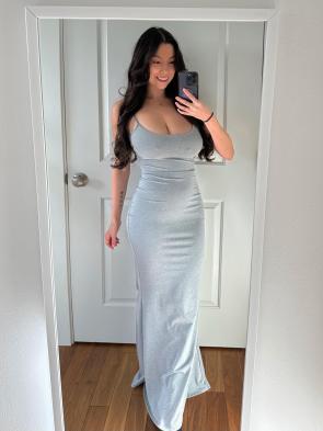 This dress can effortlessly seduce any man