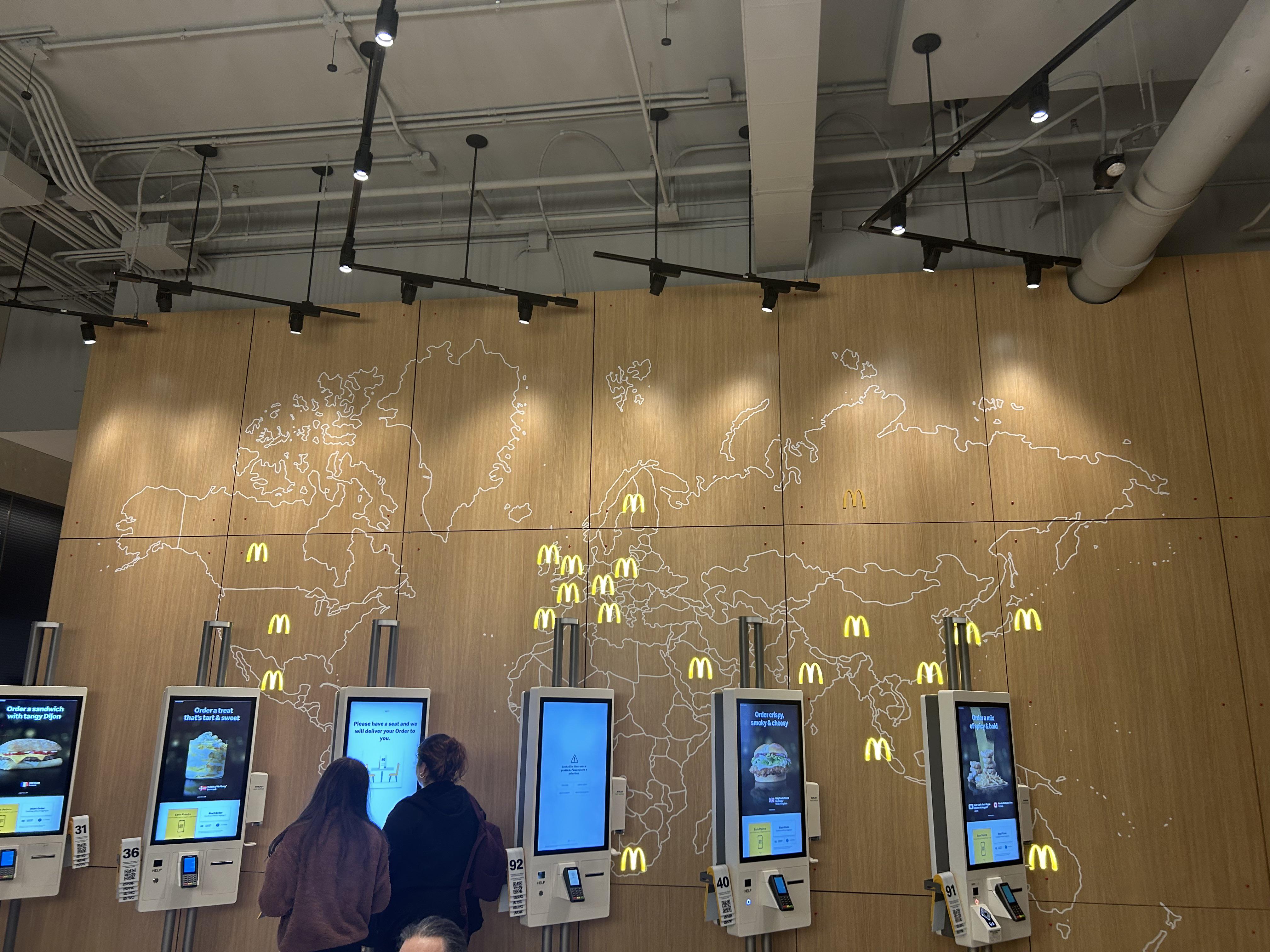 This display at McDonalds HQ in Chicago has the Russia “M” switched off :  rmildlyinteresting