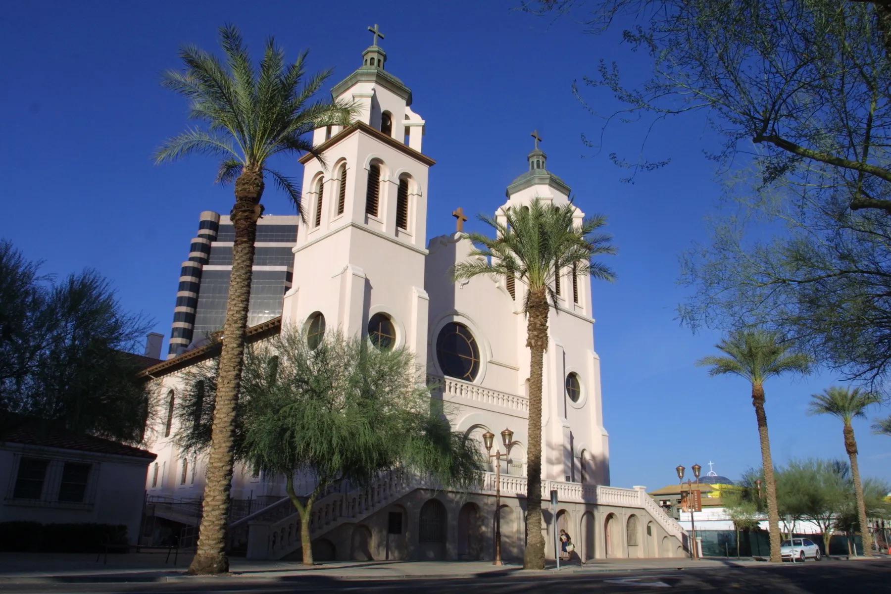 What are the most iconic buildings in Phoenix? : rphoenix