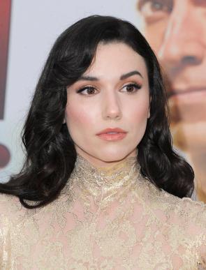 Grace Currey [2286×3000]