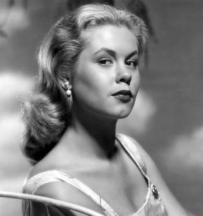 Elizabeth Montgomery: Promo photo for ‘Bewitched’ 1964