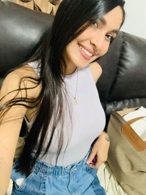 F20 Just your average Venezuelan girl :)