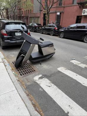 This cybertruck-ish bike…
