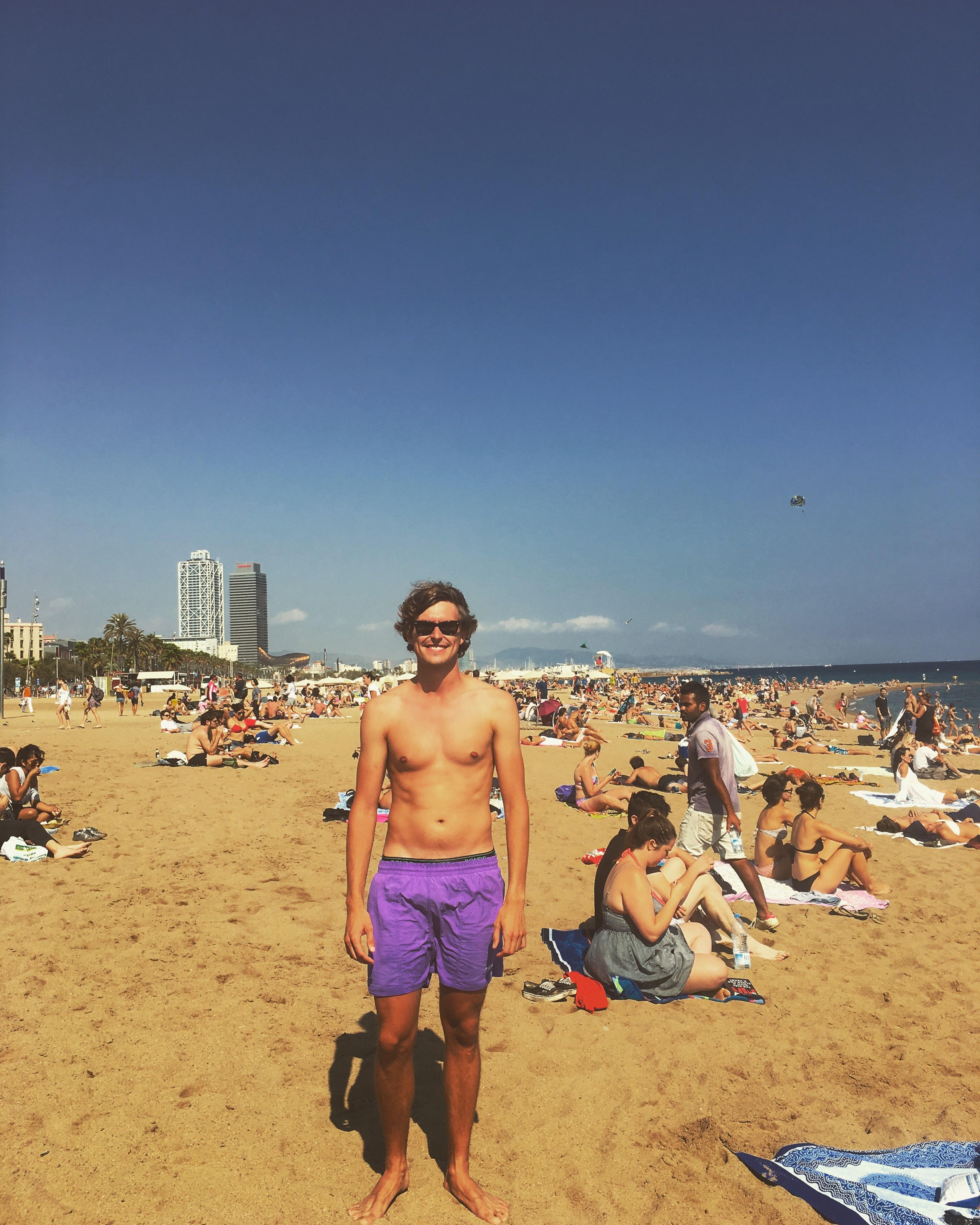 It’s not just temperatures that are dropping this time of the year — airfare prices are going down as well, and deals are easier to find. Beach Living On My Trip To Barcelona M26 R Travelphotos