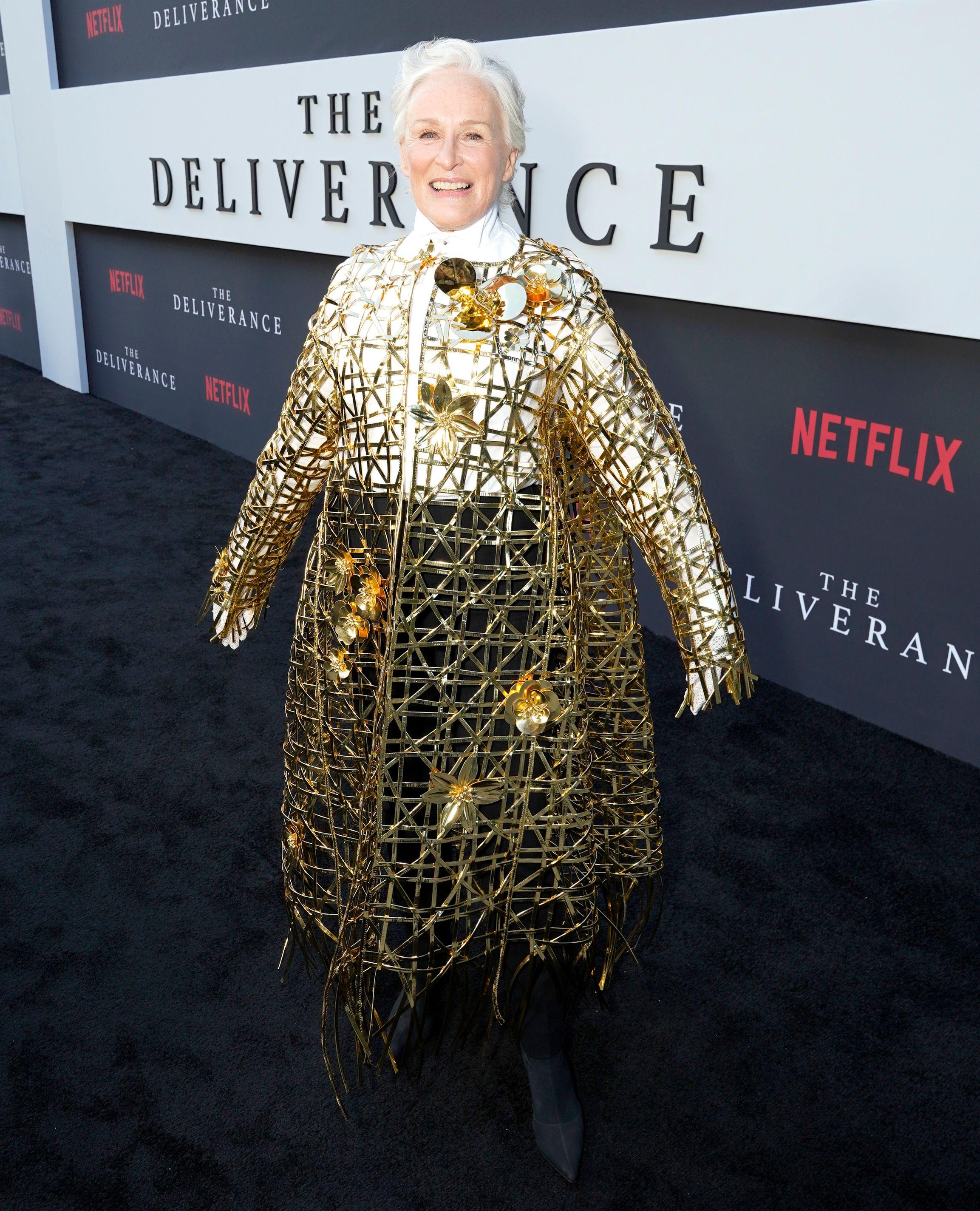 Glenn Close In Pre-Fall 2024 Oscar de la Renta At The Deliverance LA  Premiere [2306 x 2849] : rfashionporn