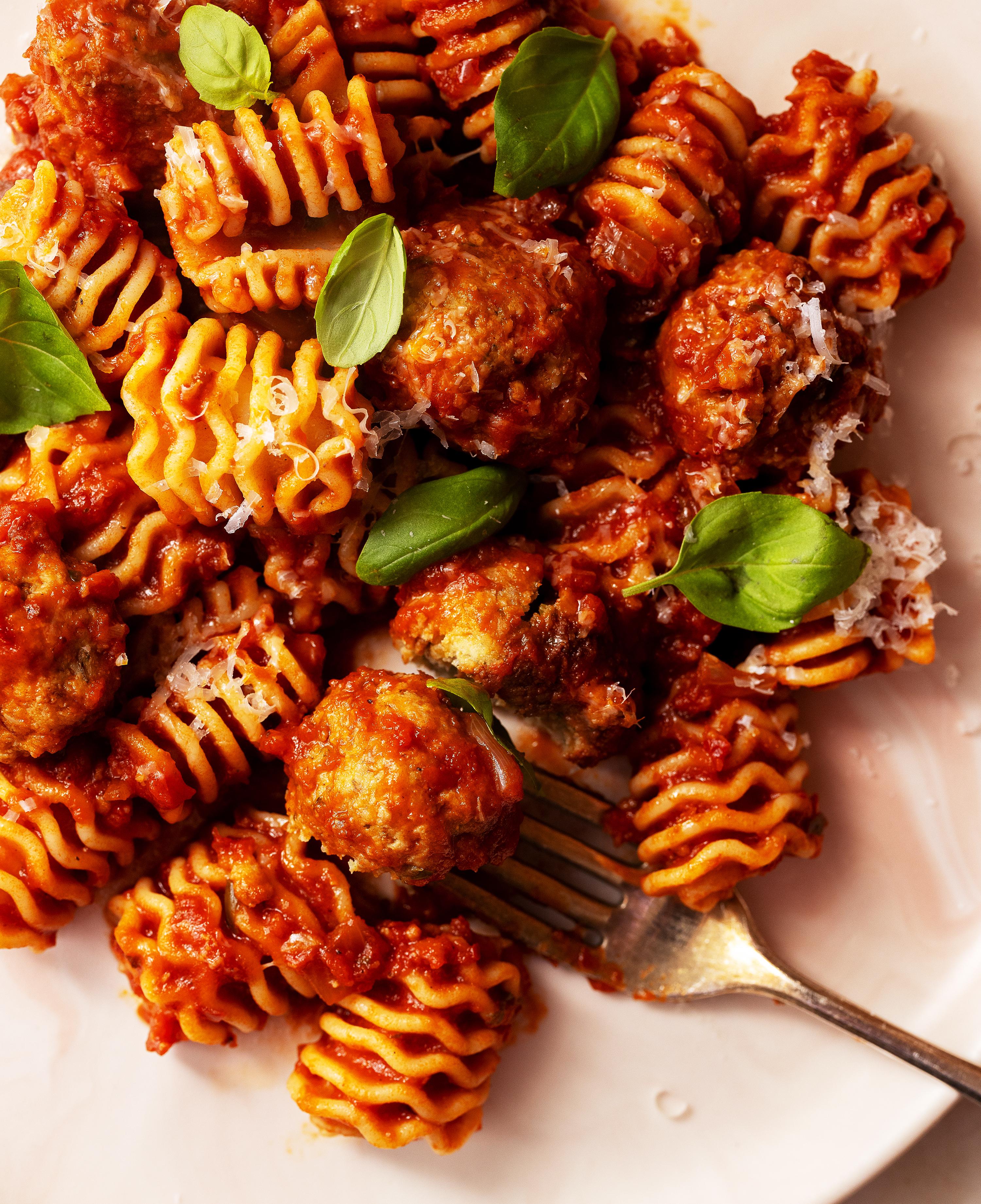 Chicken meatballs in arrabbiata sauce with radiatori : rFoodPorn