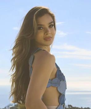 Hailee steinfeld [hawkeye]