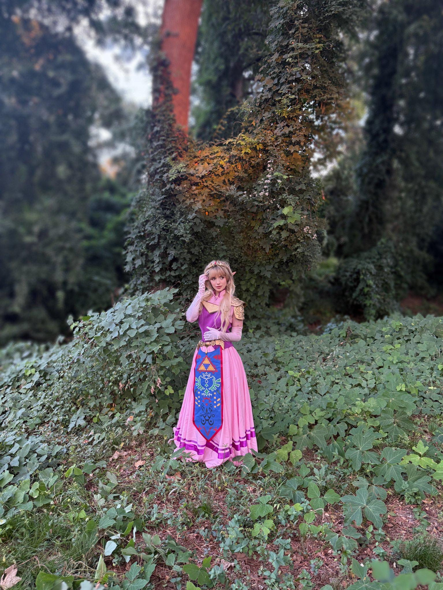 🔞[Gailearaí] More of my Princess Zelda cosplay :3 (by LeesiBB) | |  Truyen-Hentai.com